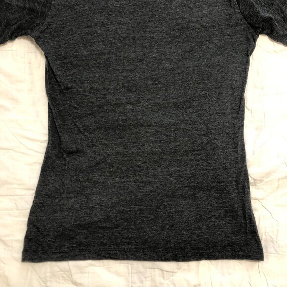 3/$25 ❥ NHL Detroit Red Wings Hockey Long-Sleeve Cotton Stretch Logo Tee XL - Picture 8 of 13